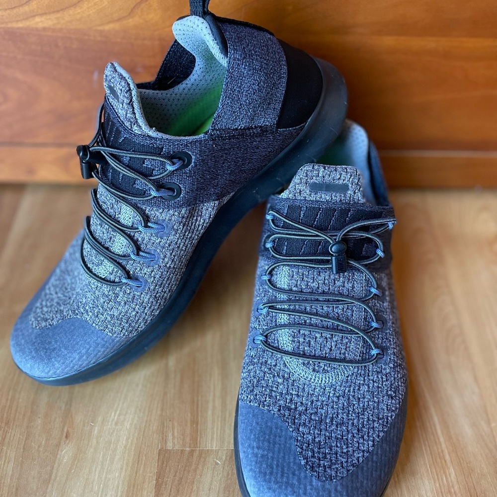 Nike Free RN CMTR. Size 9. Grey Cobblestone